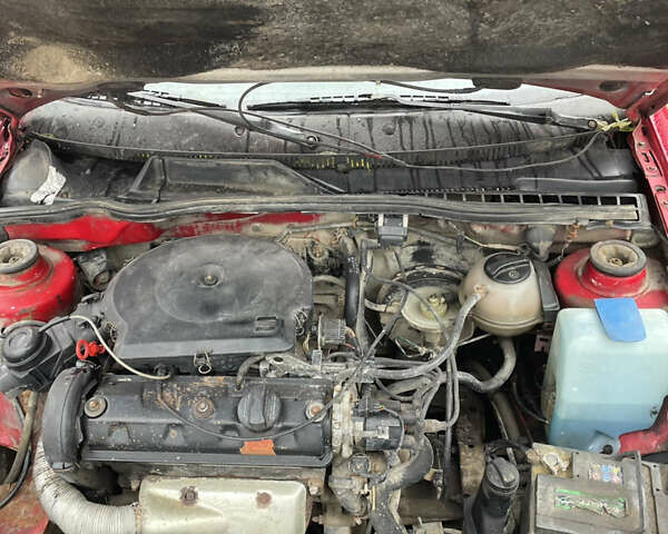 Красный Сеат Кордоба, объемом двигателя 1.6 л и пробегом 250 тыс. км за 1350 $, фото 6 на Automoto.ua