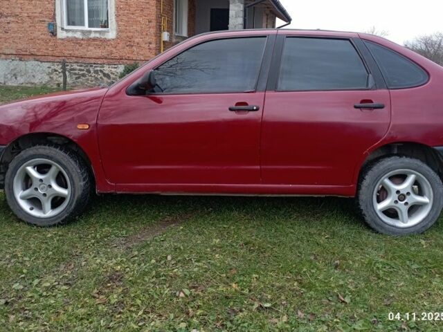 Красный Сеат Кордоба, объемом двигателя 1.4 л и пробегом 341 тыс. км за 1000 $, фото 1 на Automoto.ua