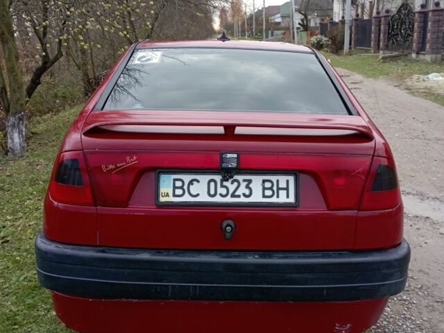 Красный Сеат Кордоба, объемом двигателя 1.4 л и пробегом 341 тыс. км за 1000 $, фото 3 на Automoto.ua