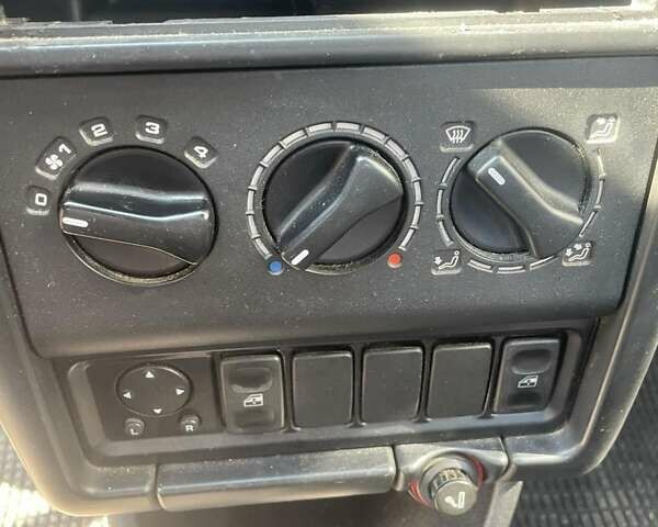 Красный Сеат Кордоба, объемом двигателя 1.8 л и пробегом 163 тыс. км за 2000 $, фото 3 на Automoto.ua