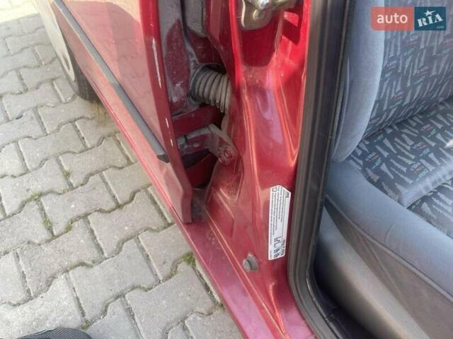 Красный Сеат Кордоба, объемом двигателя 1.8 л и пробегом 163 тыс. км за 2000 $, фото 5 на Automoto.ua