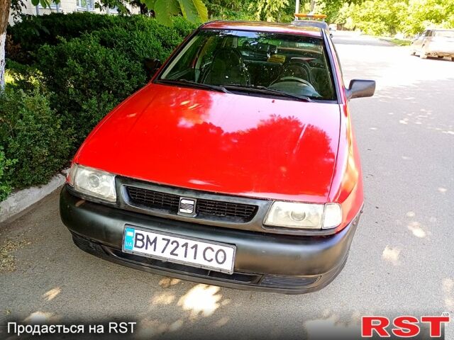 Красный Сеат Кордоба, объемом двигателя 1.4 л и пробегом 600 тыс. км за 1200 $, фото 6 на Automoto.ua