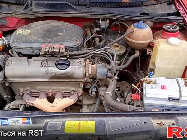 Красный Сеат Кордоба, объемом двигателя 1.4 л и пробегом 600 тыс. км за 1200 $, фото 5 на Automoto.ua