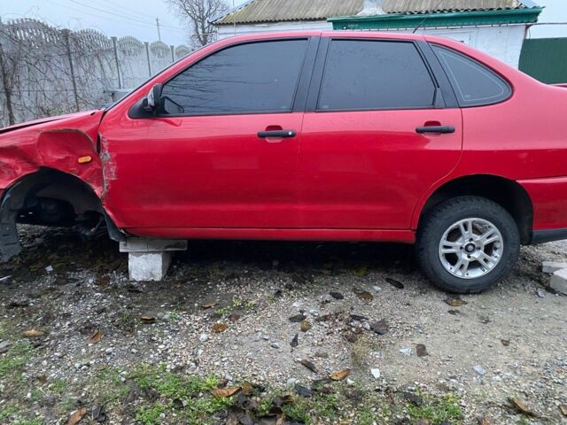 Красный Сеат Кордоба, объемом двигателя 1.6 л и пробегом 200 тыс. км за 591 $, фото 3 на Automoto.ua