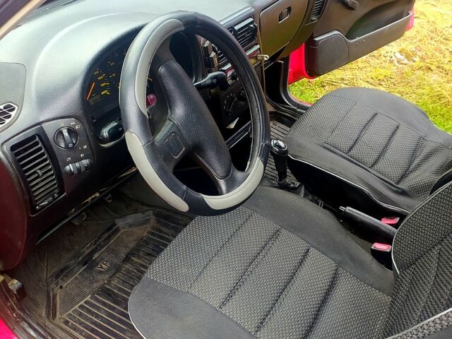 Красный Сеат Кордоба, объемом двигателя 1.4 л и пробегом 600 тыс. км за 1200 $, фото 1 на Automoto.ua