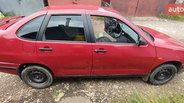 Червоний Сеат Cordoba, об'ємом двигуна 1.6 л та пробігом 229 тис. км за 1500 $, фото 9 на Automoto.ua