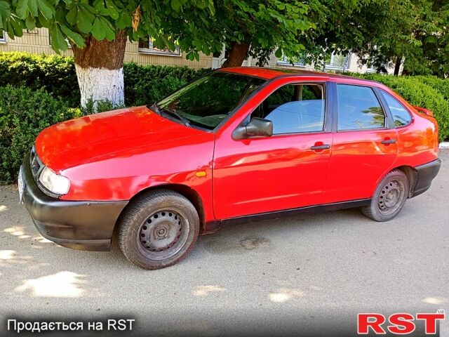 Красный Сеат Кордоба, объемом двигателя 1.4 л и пробегом 600 тыс. км за 1200 $, фото 7 на Automoto.ua