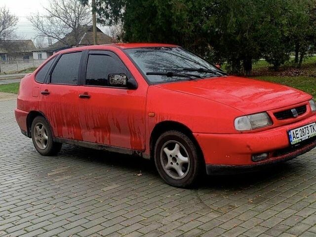 Червоний Сеат Cordoba, об'ємом двигуна 0 л та пробігом 99 тис. км за 2200 $, фото 10 на Automoto.ua