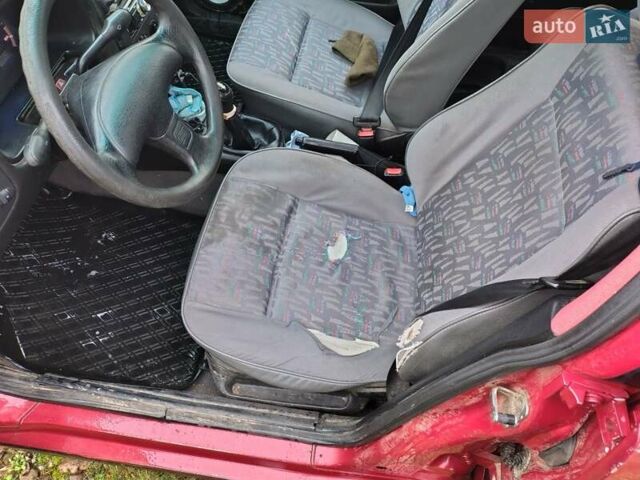 Червоний Сеат Cordoba, об'ємом двигуна 1.39 л та пробігом 250 тис. км за 750 $, фото 2 на Automoto.ua