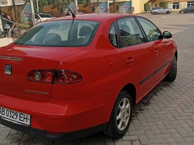 Красный Сеат Кордоба, объемом двигателя 1.4 л и пробегом 270 тыс. км за 3000 $, фото 4 на Automoto.ua