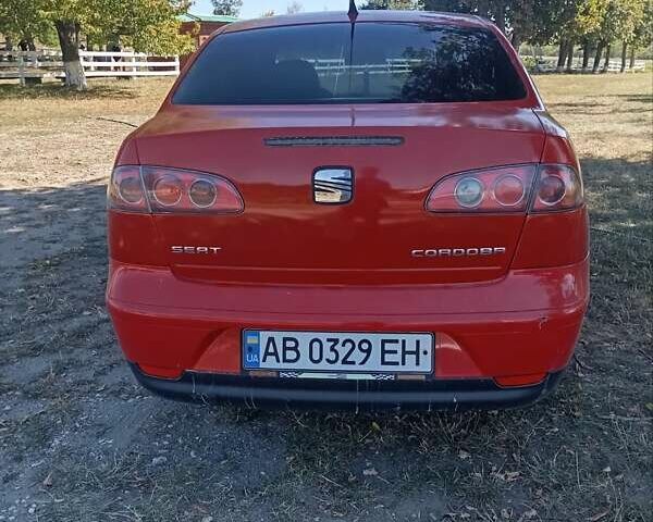 Красный Сеат Кордоба, объемом двигателя 1.4 л и пробегом 270 тыс. км за 3200 $, фото 3 на Automoto.ua