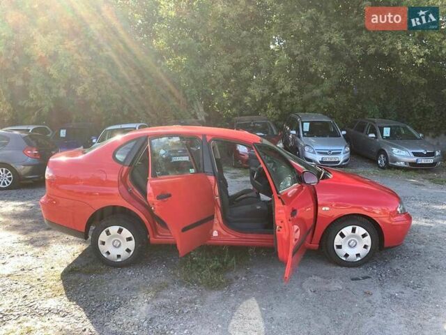 Червоний Сеат Cordoba, об'ємом двигуна 1.4 л та пробігом 166 тис. км за 4830 $, фото 15 на Automoto.ua