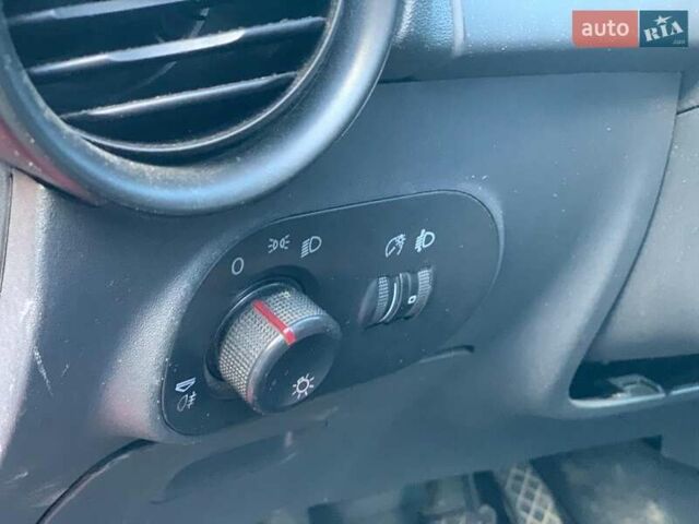 Червоний Сеат Cordoba, об'ємом двигуна 1.4 л та пробігом 166 тис. км за 4830 $, фото 22 на Automoto.ua