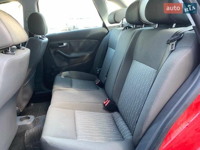 Червоний Сеат Cordoba, об'ємом двигуна 1.4 л та пробігом 166 тис. км за 4830 $, фото 19 на Automoto.ua
