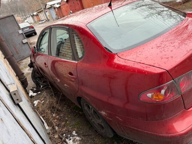 Красный Сеат Кордоба, объемом двигателя 2 л и пробегом 182 тыс. км за 1800 $, фото 3 на Automoto.ua