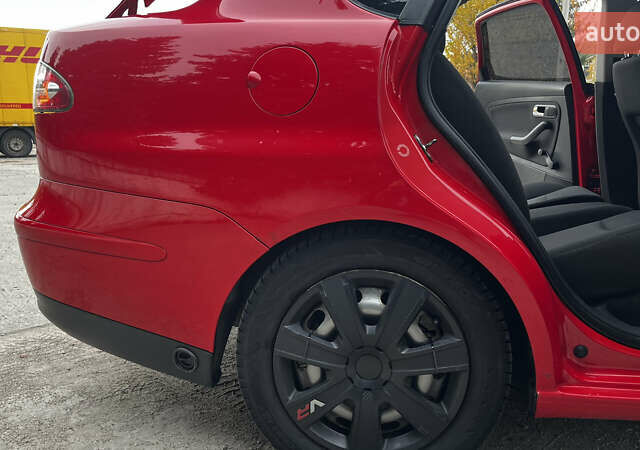 Красный Сеат Кордоба, объемом двигателя 1.98 л и пробегом 285 тыс. км за 3500 $, фото 27 на Automoto.ua