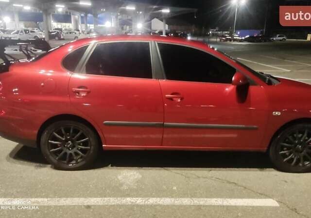 Красный Сеат Кордоба, объемом двигателя 1.98 л и пробегом 238 тыс. км за 4500 $, фото 5 на Automoto.ua