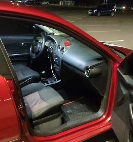 Красный Сеат Кордоба, объемом двигателя 1.98 л и пробегом 238 тыс. км за 4500 $, фото 4 на Automoto.ua