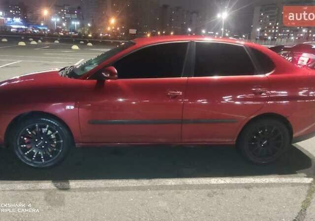 Красный Сеат Кордоба, объемом двигателя 1.98 л и пробегом 238 тыс. км за 4500 $, фото 3 на Automoto.ua