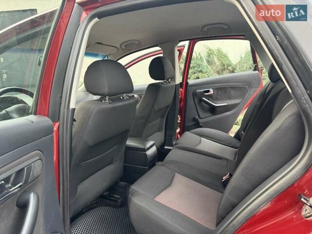 Красный Сеат Кордоба, объемом двигателя 1.98 л и пробегом 161 тыс. км за 3650 $, фото 18 на Automoto.ua