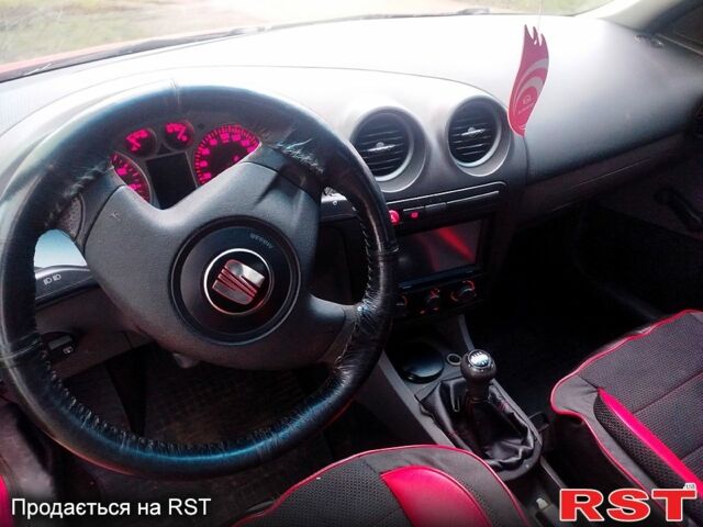 Красный Сеат Кордоба, объемом двигателя 1.4 л и пробегом 300 тыс. км за 2650 $, фото 4 на Automoto.ua