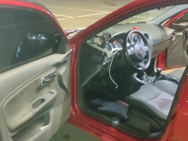 Красный Сеат Кордоба, объемом двигателя 2 л и пробегом 238 тыс. км за 5500 $, фото 4 на Automoto.ua