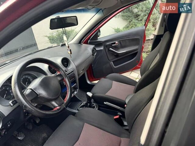 Красный Сеат Кордоба, объемом двигателя 1.98 л и пробегом 160 тыс. км за 3300 $, фото 25 на Automoto.ua