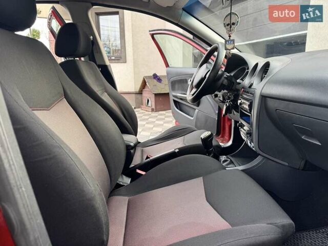 Красный Сеат Кордоба, объемом двигателя 1.98 л и пробегом 160 тыс. км за 3300 $, фото 21 на Automoto.ua