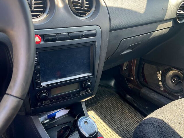 Красный Сеат Кордоба, объемом двигателя 2 л и пробегом 352 тыс. км за 2900 $, фото 10 на Automoto.ua