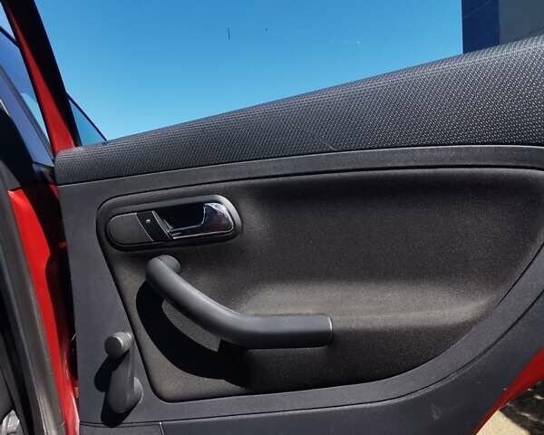 Красный Сеат Кордоба, объемом двигателя 1.98 л и пробегом 222 тыс. км за 4600 $, фото 19 на Automoto.ua