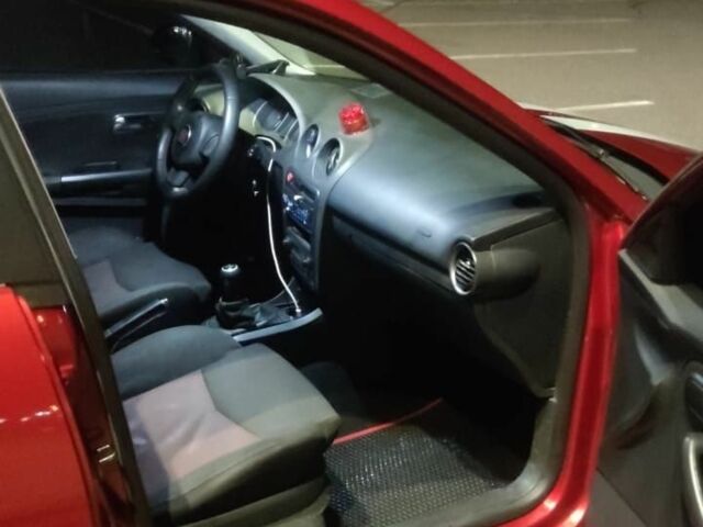 Красный Сеат Кордоба, объемом двигателя 2 л и пробегом 238 тыс. км за 5500 $, фото 3 на Automoto.ua