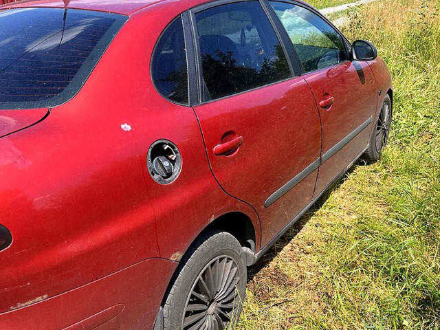 Красный Сеат Кордоба, объемом двигателя 2 л и пробегом 352 тыс. км за 2900 $, фото 7 на Automoto.ua