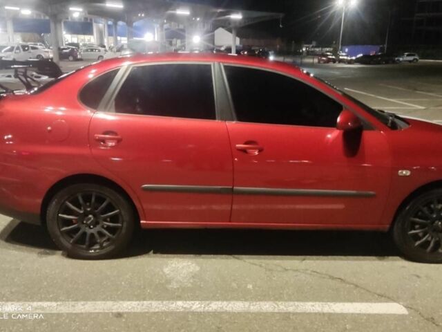 Красный Сеат Кордоба, объемом двигателя 2 л и пробегом 238 тыс. км за 5500 $, фото 2 на Automoto.ua