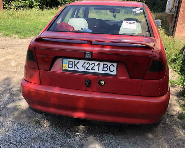 Сеат Кордоба, объемом двигателя 1.6 л и пробегом 300 тыс. км за 1800 $, фото 3 на Automoto.ua