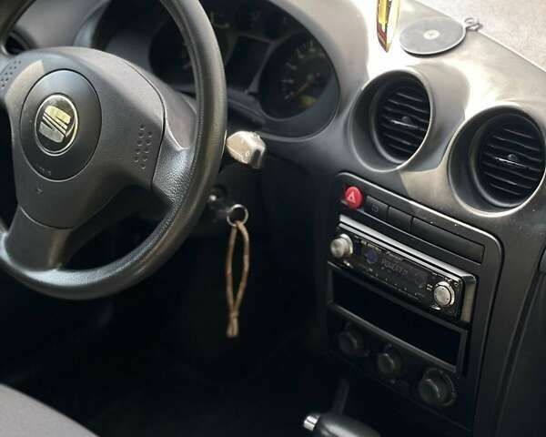 Сеат Cordoba, об'ємом двигуна 1.4 л та пробігом 261 тис. км за 4200 $, фото 13 на Automoto.ua