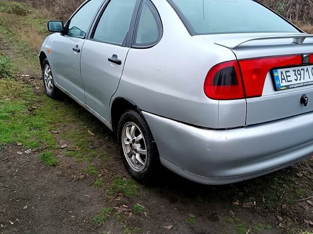 Серый Сеат Кордоба, объемом двигателя 1.4 л и пробегом 0 тыс. км за 1600 $, фото 4 на Automoto.ua