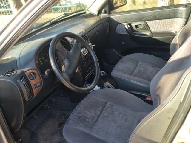 Серый Сеат Кордоба, объемом двигателя 1 л и пробегом 240 тыс. км за 1000 $, фото 3 на Automoto.ua