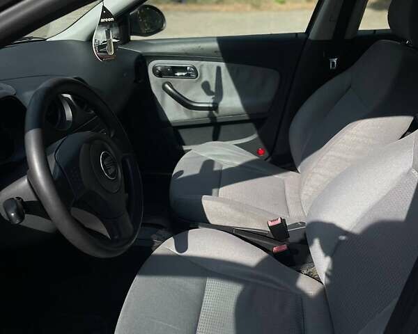 Серый Сеат Кордоба, объемом двигателя 1.4 л и пробегом 261 тыс. км за 4200 $, фото 16 на Automoto.ua