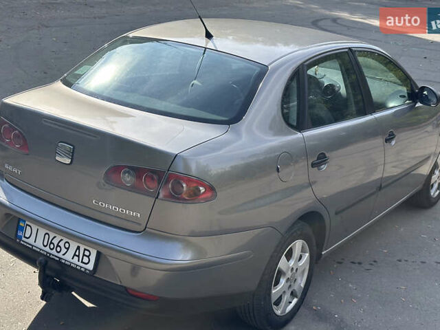Сірий Сеат Cordoba, об'ємом двигуна 1.39 л та пробігом 261 тис. км за 4800 $, фото 4 на Automoto.ua