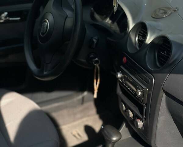 Серый Сеат Кордоба, объемом двигателя 1.4 л и пробегом 261 тыс. км за 4200 $, фото 9 на Automoto.ua