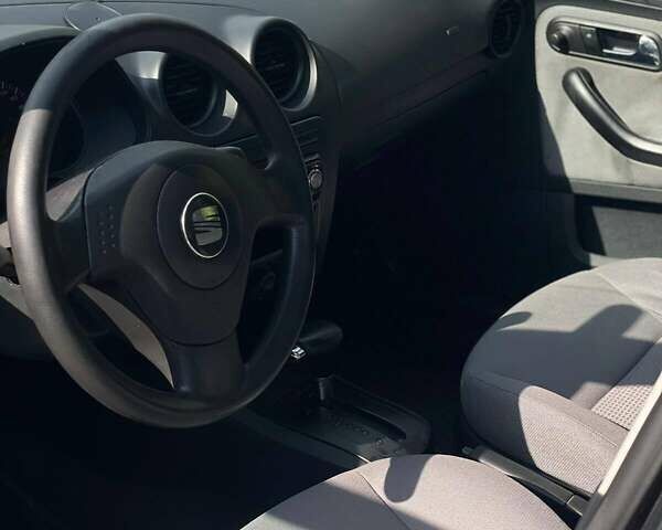 Серый Сеат Кордоба, объемом двигателя 1.4 л и пробегом 261 тыс. км за 4200 $, фото 13 на Automoto.ua