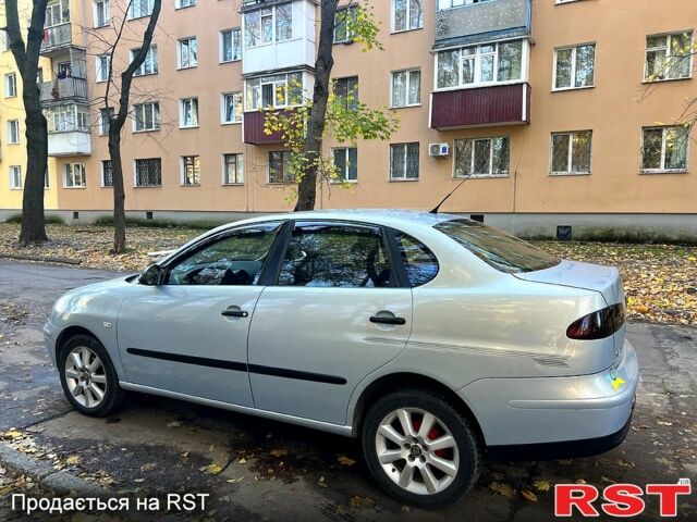 Сірий Сеат Cordoba, об'ємом двигуна 1.4 л та пробігом 200 тис. км за 3600 $, фото 6 на Automoto.ua