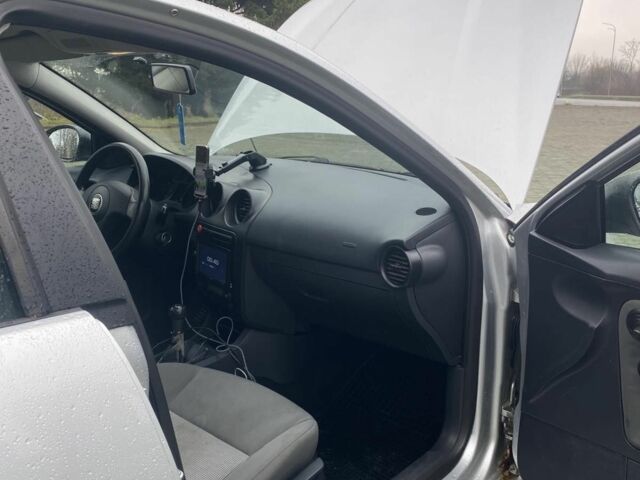 Серый Сеат Кордоба, объемом двигателя 1.4 л и пробегом 240 тыс. км за 2700 $, фото 12 на Automoto.ua