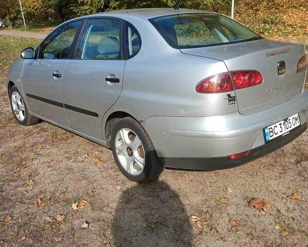 Серый Сеат Кордоба, объемом двигателя 1.4 л и пробегом 240 тыс. км за 2500 $, фото 1 на Automoto.ua