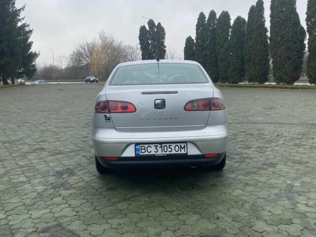 Серый Сеат Кордоба, объемом двигателя 1.4 л и пробегом 240 тыс. км за 2700 $, фото 4 на Automoto.ua