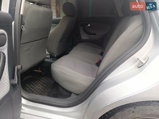 Сірий Сеат Cordoba, об'ємом двигуна 1.39 л та пробігом 165 тис. км за 3000 $, фото 10 на Automoto.ua