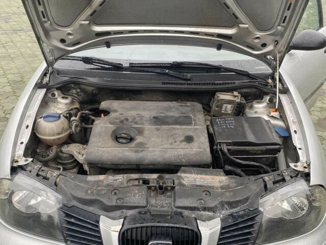 Серый Сеат Кордоба, объемом двигателя 1.4 л и пробегом 240 тыс. км за 2700 $, фото 8 на Automoto.ua