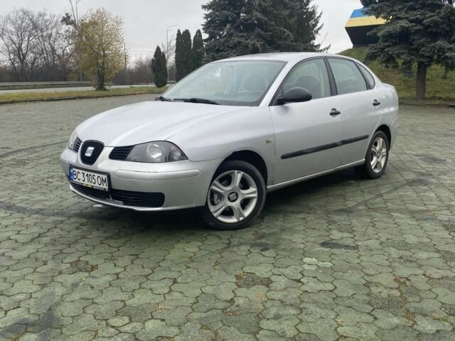 Серый Сеат Кордоба, объемом двигателя 1.4 л и пробегом 240 тыс. км за 2700 $, фото 1 на Automoto.ua