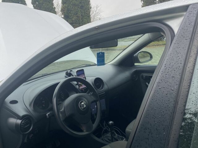 Серый Сеат Кордоба, объемом двигателя 1.4 л и пробегом 240 тыс. км за 2700 $, фото 9 на Automoto.ua