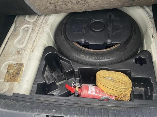 Серый Сеат Кордоба, объемом двигателя 1.4 л и пробегом 240 тыс. км за 2700 $, фото 6 на Automoto.ua